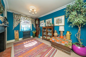 DINING ROOM- click for photo gallery